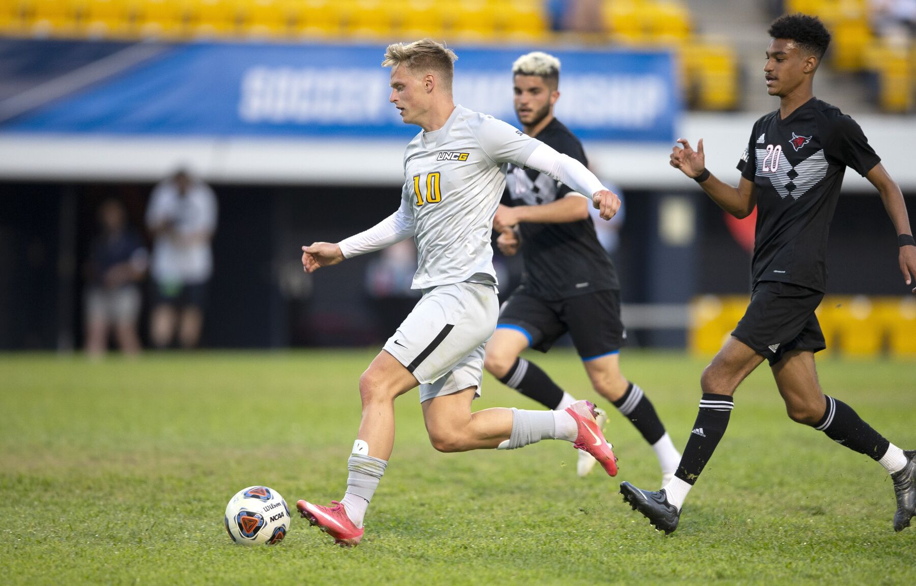 043021-gnr-spt-uncgsoccer